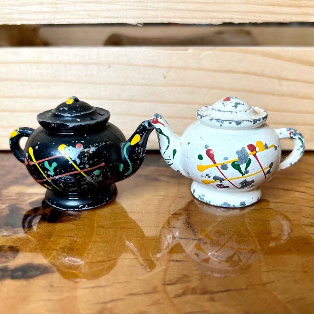 Vintage Salt & Pepper Shaker Teapots